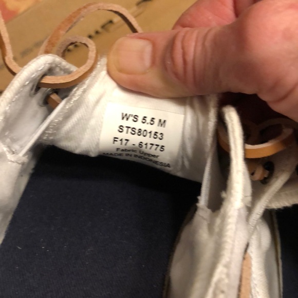 White canvas women’s Sperry’s Top-Siders. - Picture 3 of 3